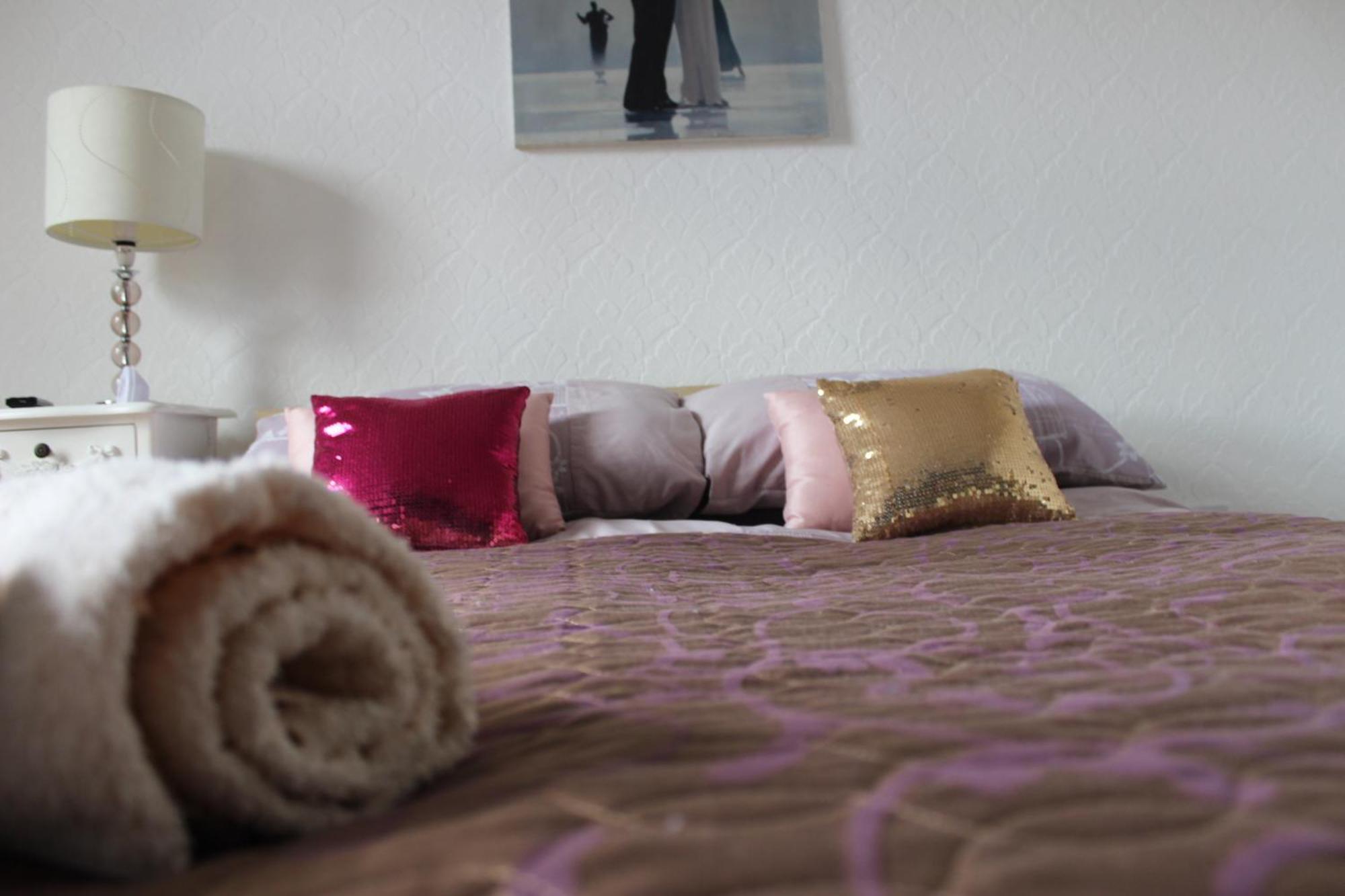 Mother-In-Law Guest House Hotel Leeds Leeds  Esterno foto