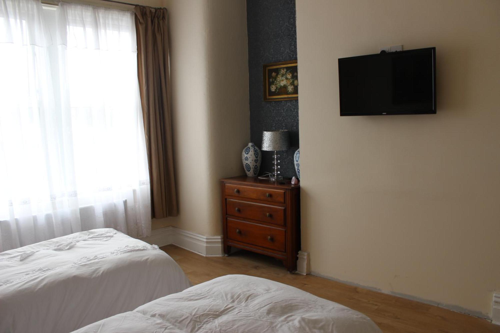 Mother-In-Law Guest House Hotel Leeds Leeds  Esterno foto