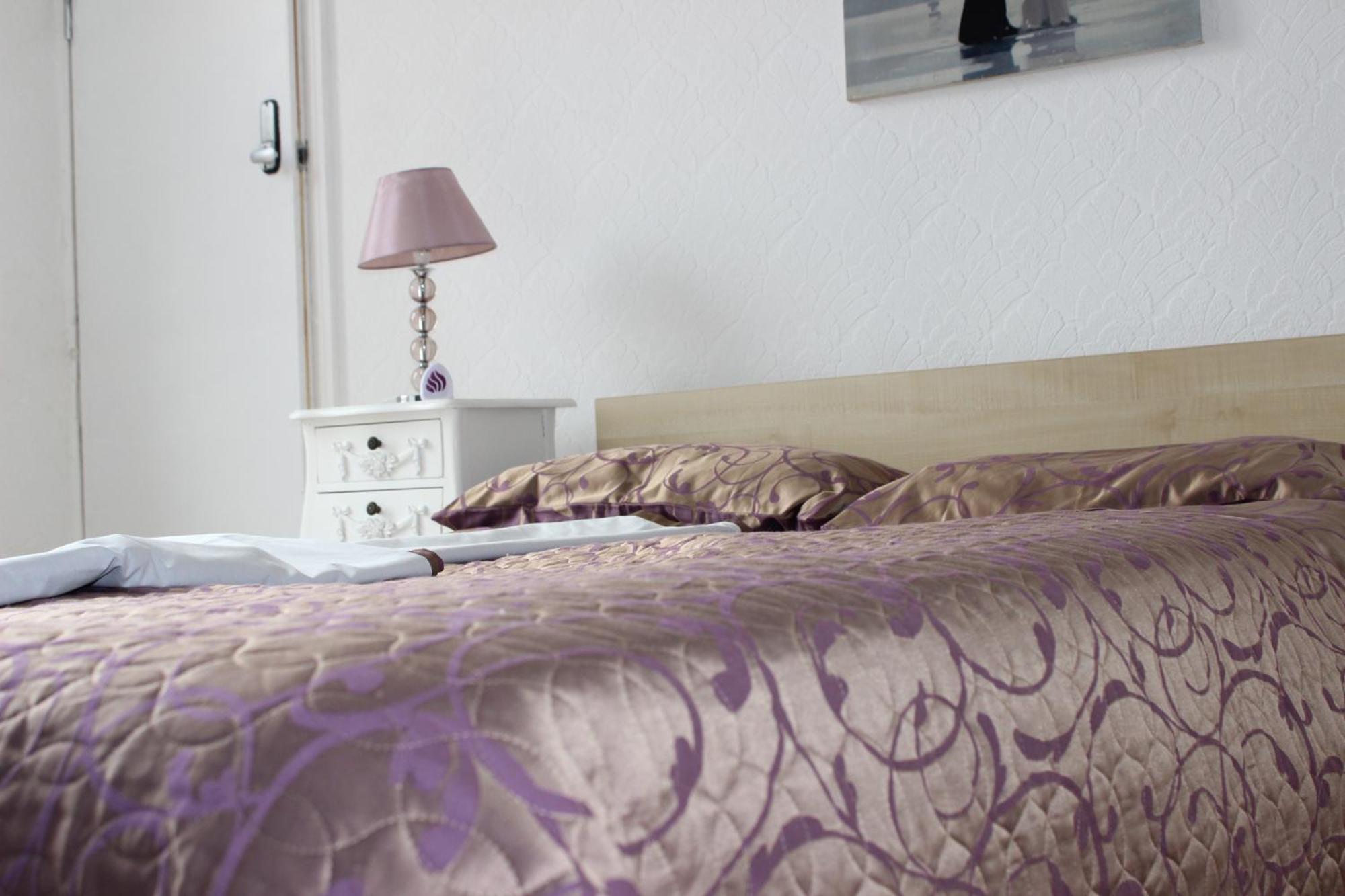 Mother-In-Law Guest House Hotel Leeds Leeds  Esterno foto