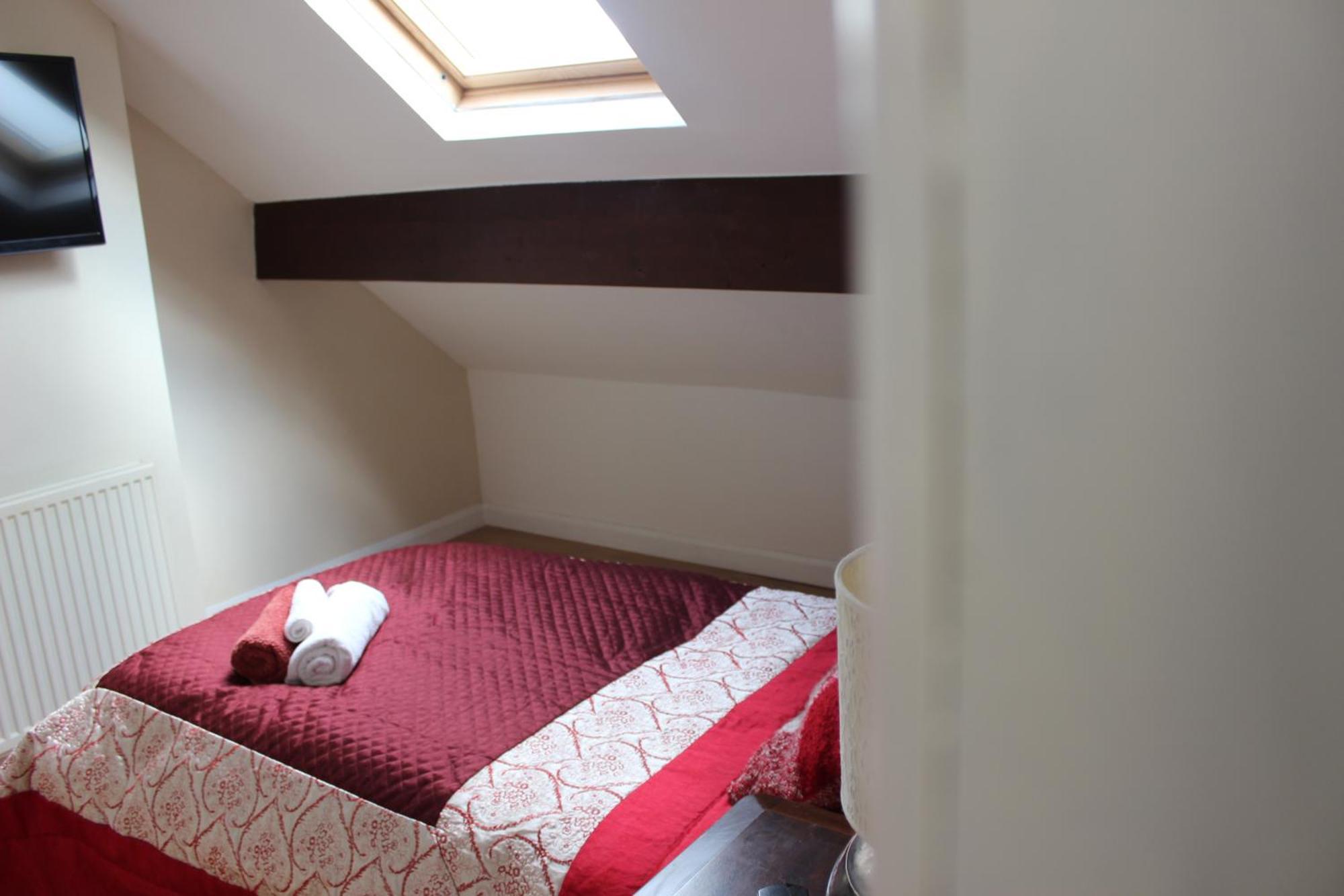 Mother-In-Law Guest House Hotel Leeds Leeds  Esterno foto