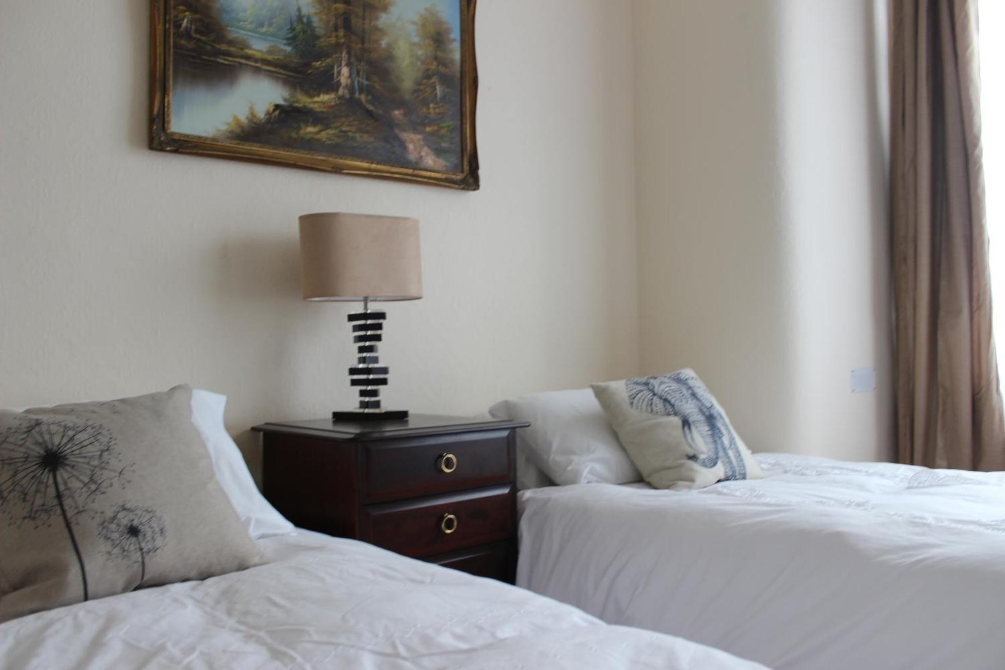 Mother-In-Law Guest House Hotel Leeds Leeds  Esterno foto