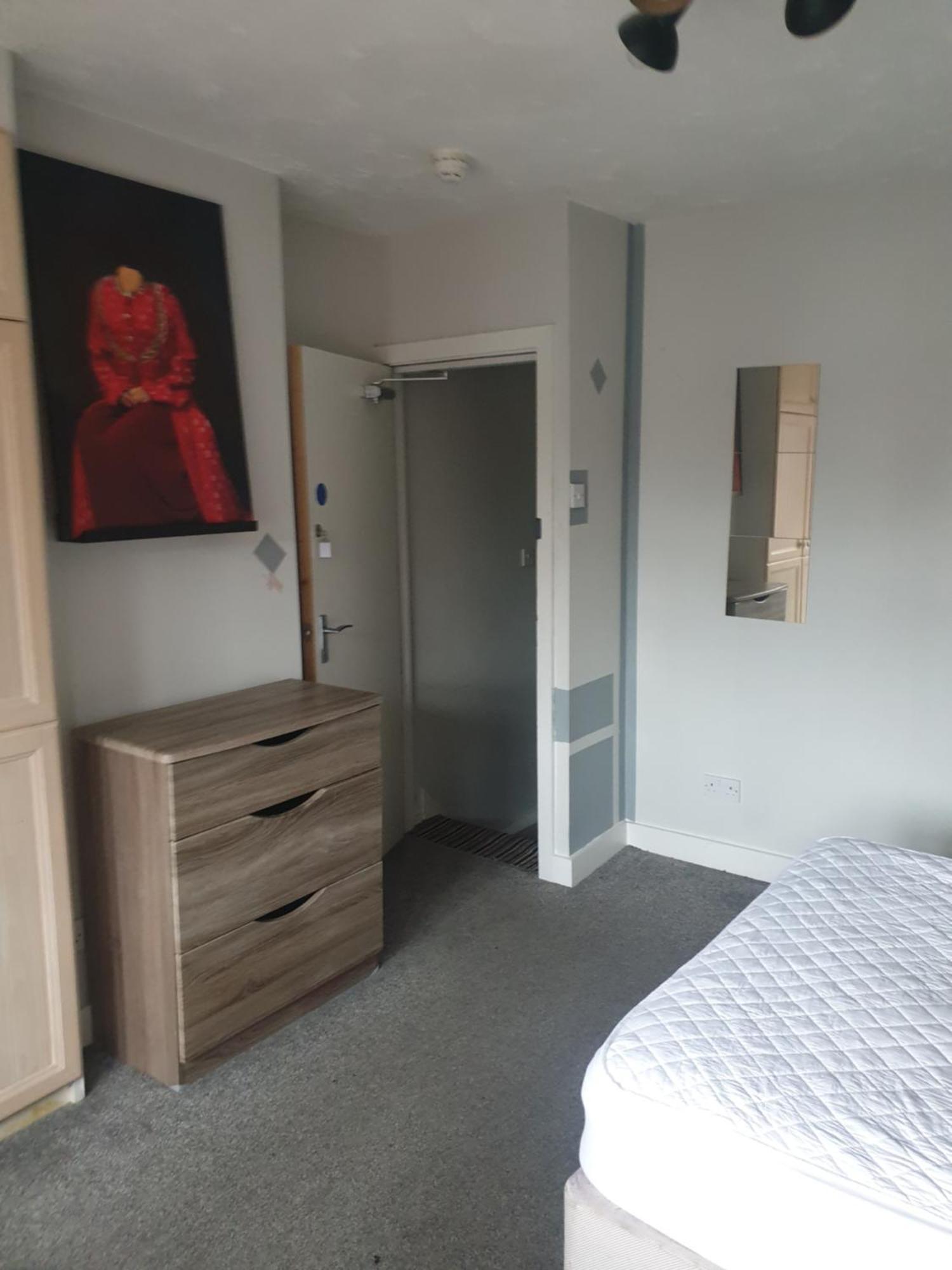 Mother-In-Law Guest House Hotel Leeds Leeds  Esterno foto