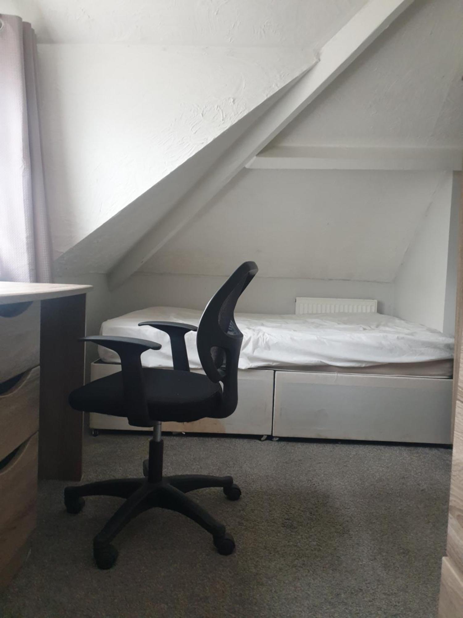 Mother-In-Law Guest House Hotel Leeds Leeds  Esterno foto